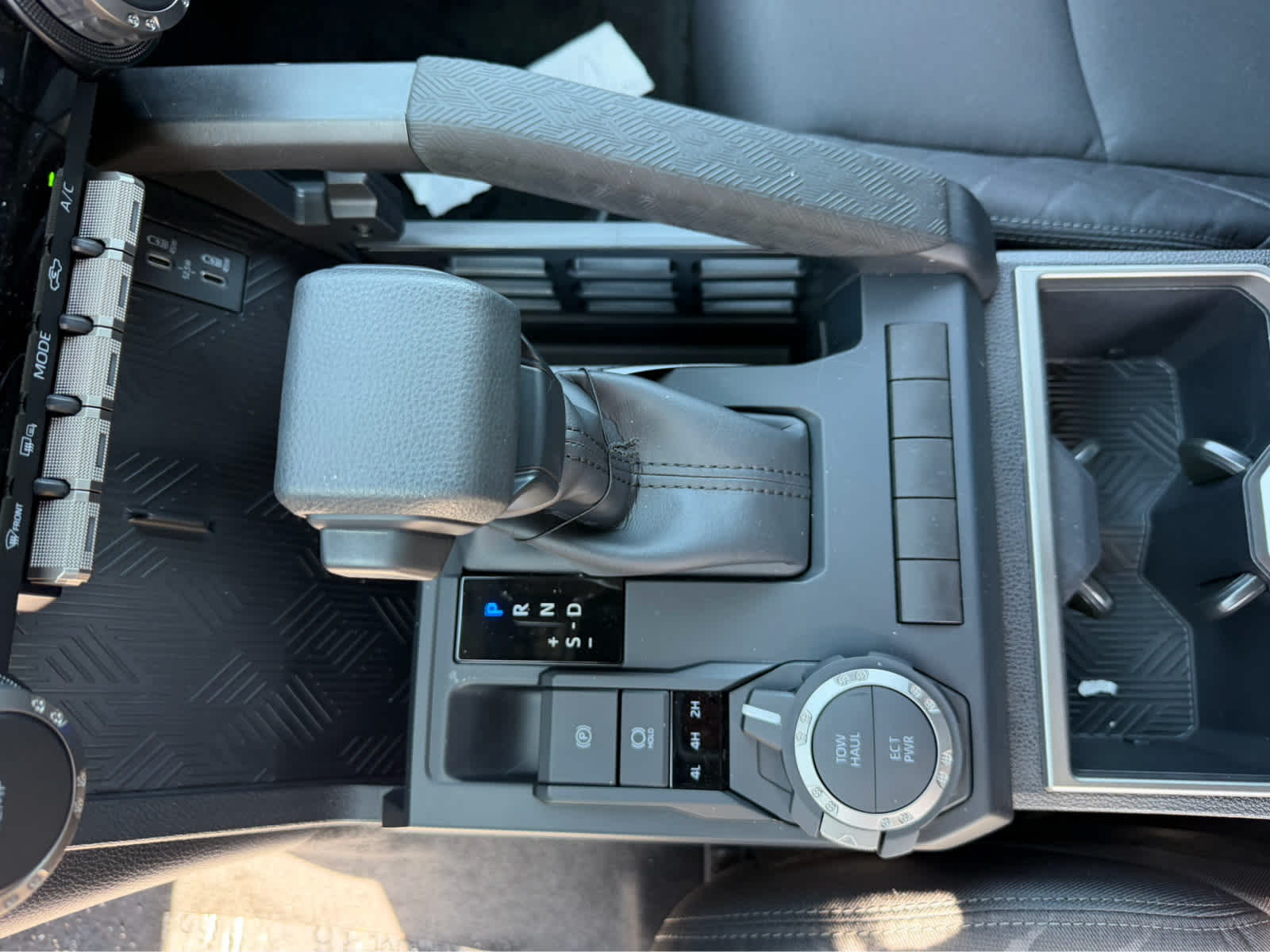 2026 Toyota Tacoma SR5 - Photo 37