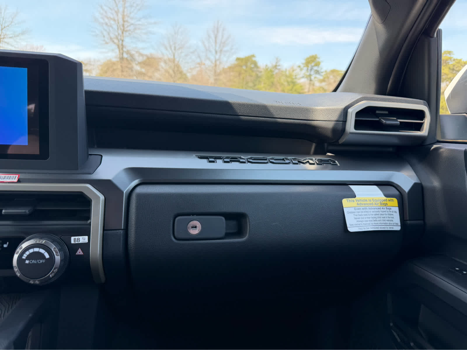 2026 Toyota Tacoma SR5 - Photo 40