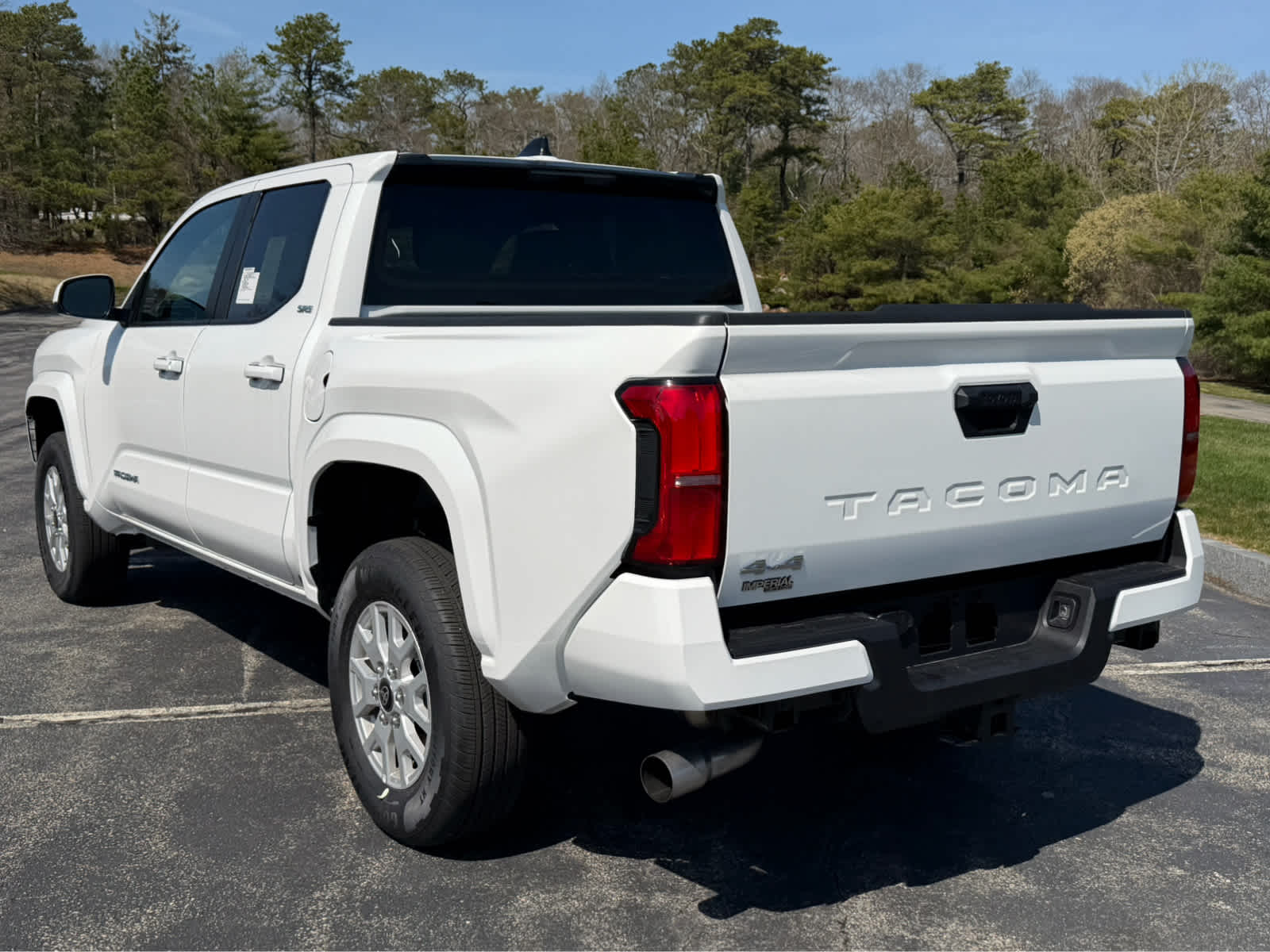 2026 Toyota Tacoma SR5 - Photo 8