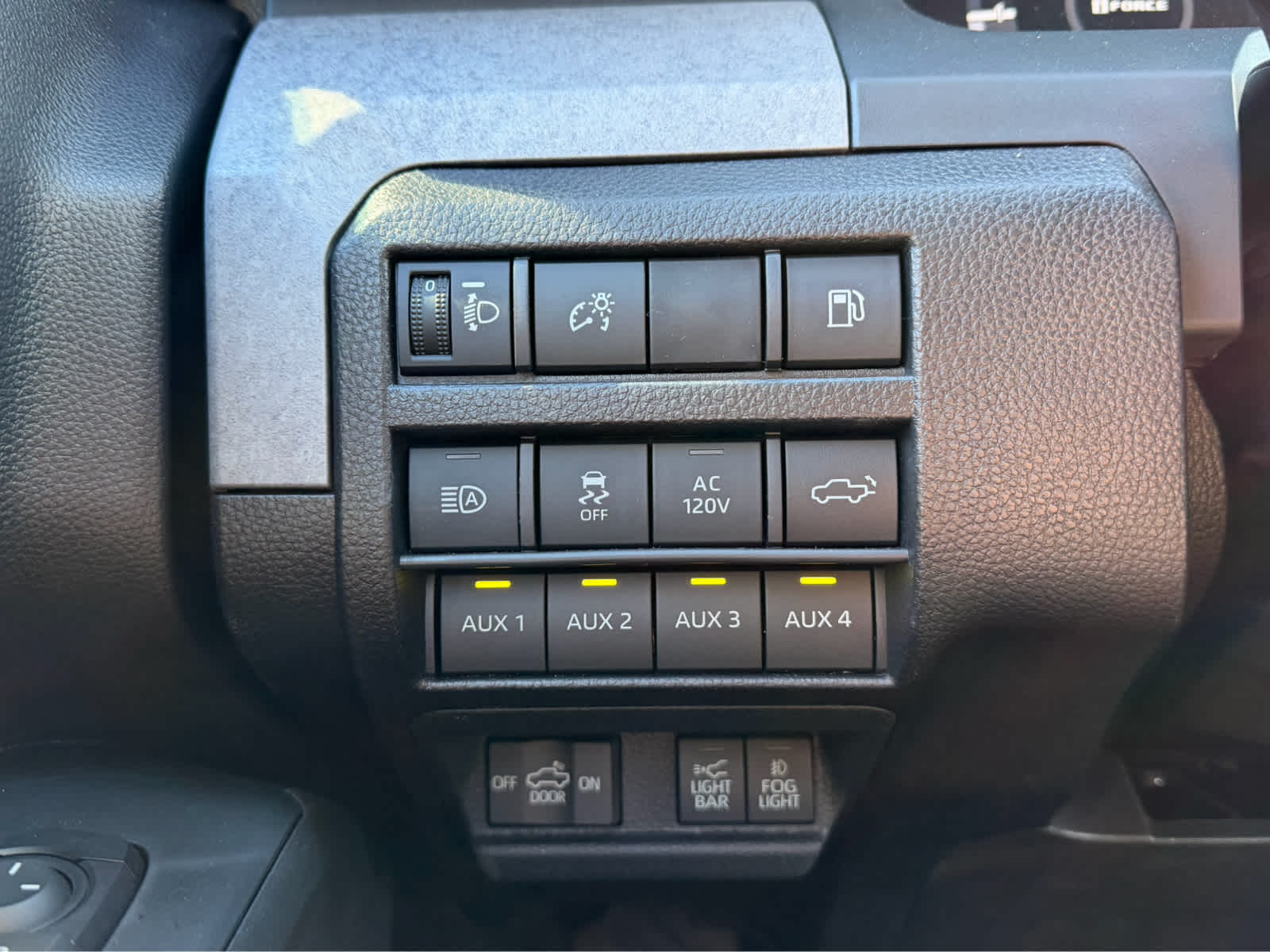 2025 Toyota Tacoma i-FORCE MAX Tacoma Trailhunter