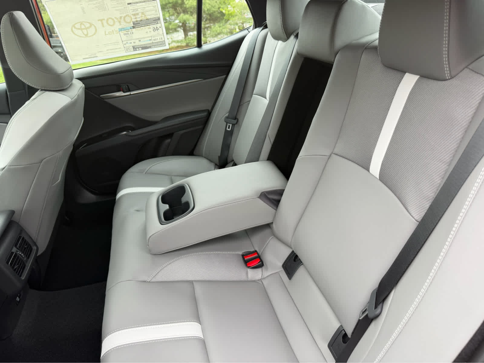 2026 Toyota Camry SE AWD