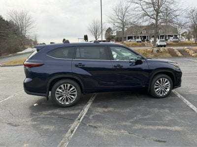 2026 Toyota Highlander Hybrid Platinum