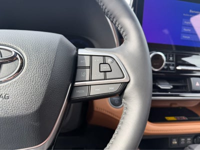 2026 Toyota Highlander Hybrid Platinum