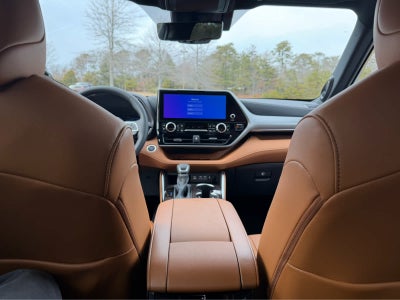 2026 Toyota Highlander Hybrid Platinum