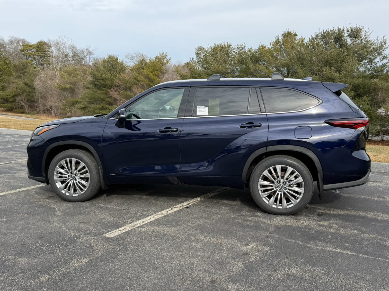 2026 Toyota Highlander Hybrid Platinum