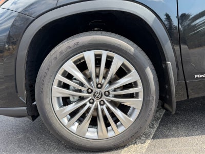 2026 Toyota Highlander Hybrid Platinum