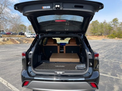 2026 Toyota Highlander Hybrid Platinum