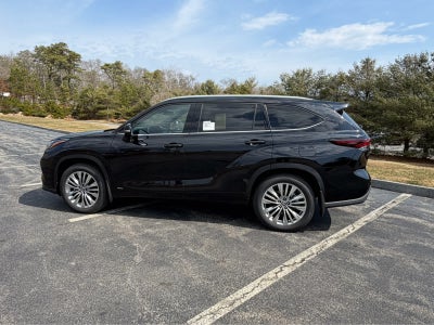2026 Toyota Highlander Hybrid Platinum