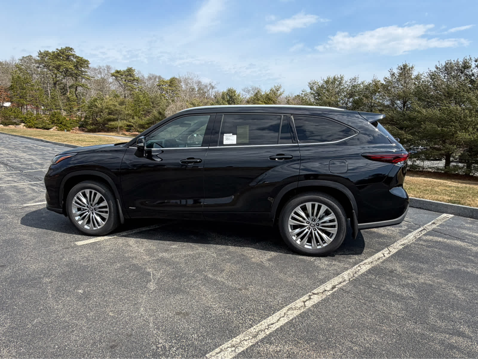 2026 Toyota Highlander Hybrid Platinum