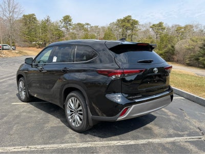 2026 Toyota Highlander Hybrid Platinum