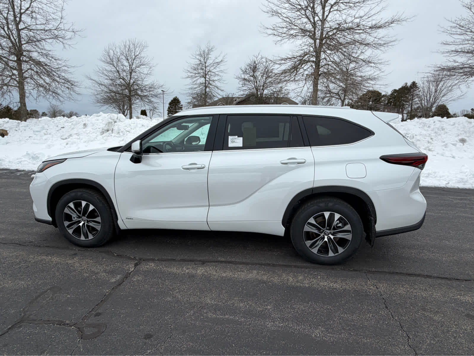 2026 Toyota Highlander Hybrid XLE