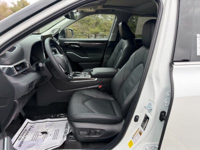 2026 Toyota Highlander Hybrid Limited