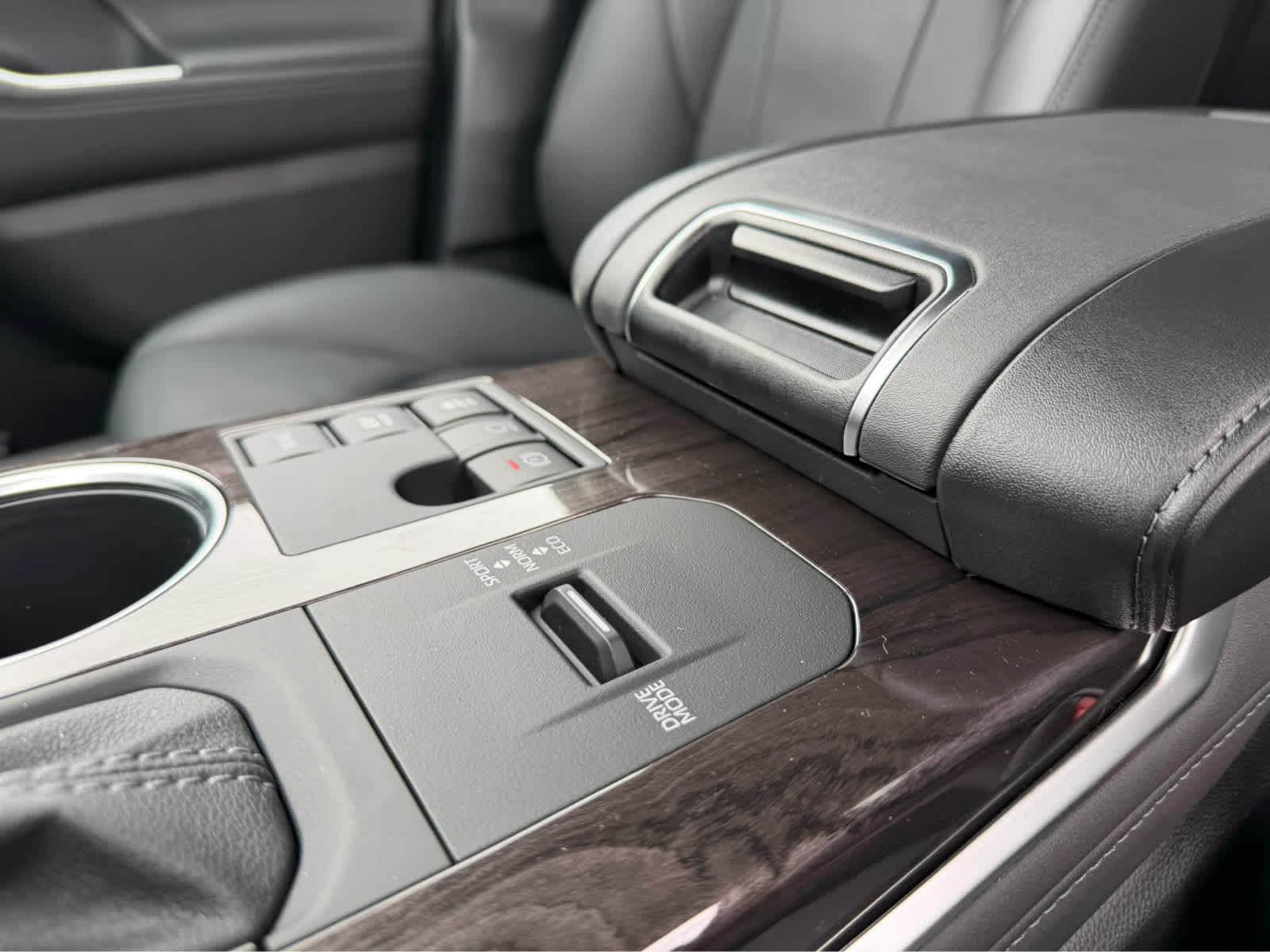 2026 Toyota Highlander Hybrid Limited