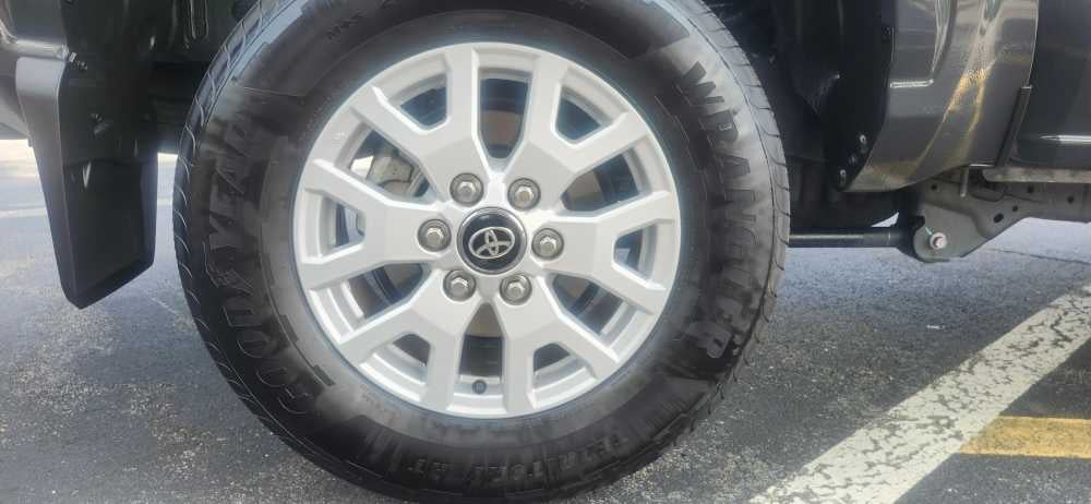 2025 Toyota Tacoma SR5