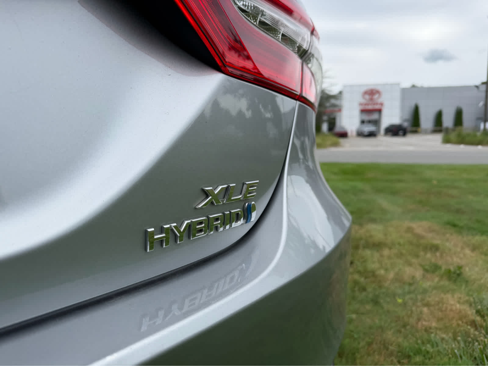 2019 Toyota Camry Hybrid XLE