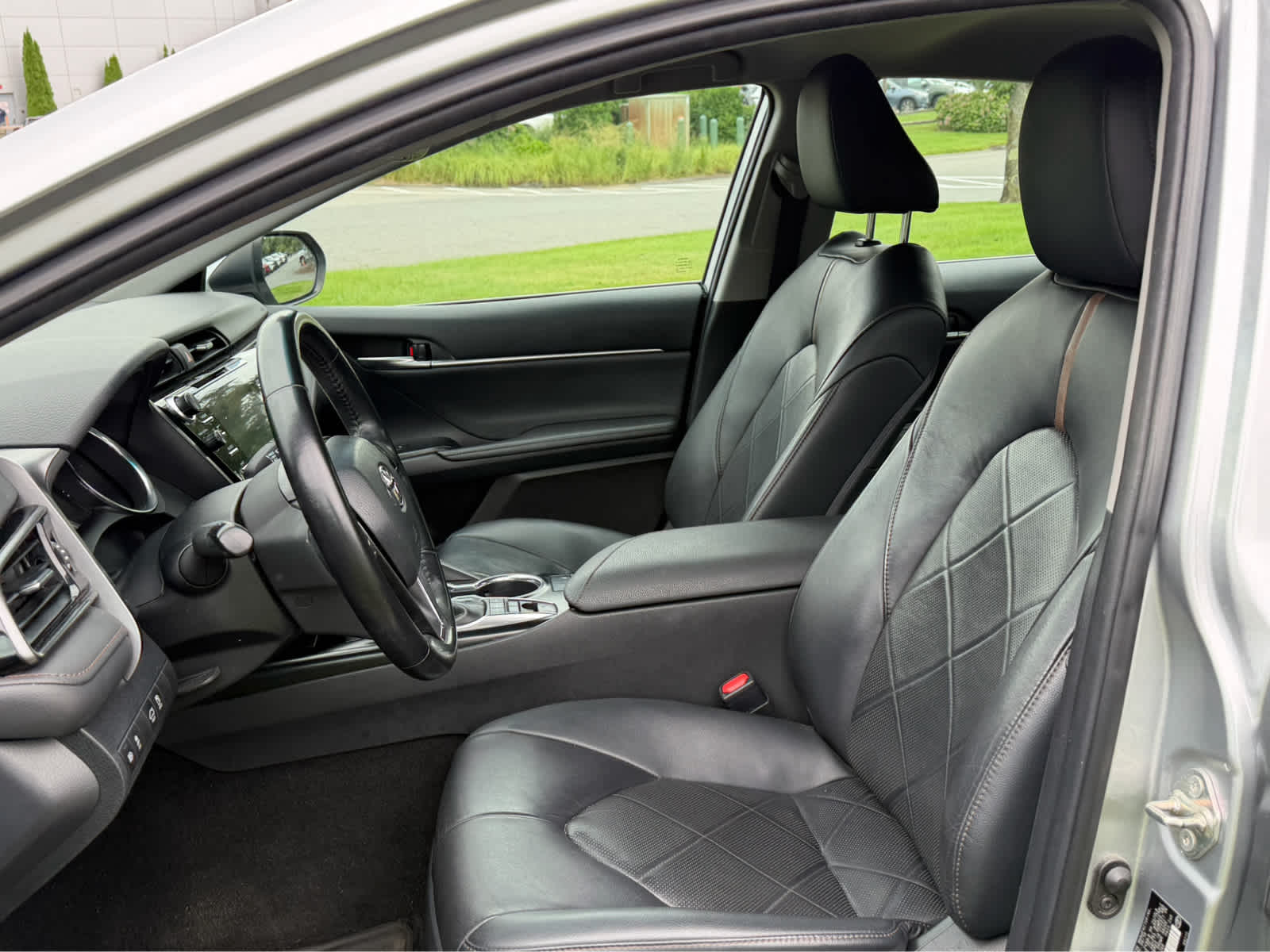2019 Toyota Camry Hybrid XLE