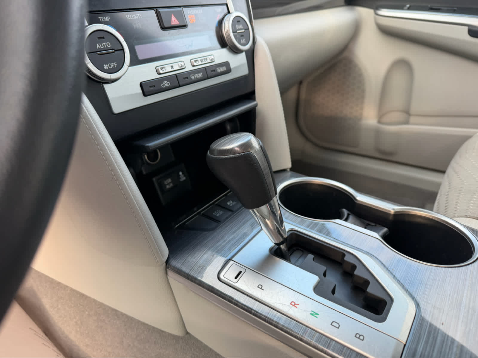 2012 Toyota Camry Hybrid LE