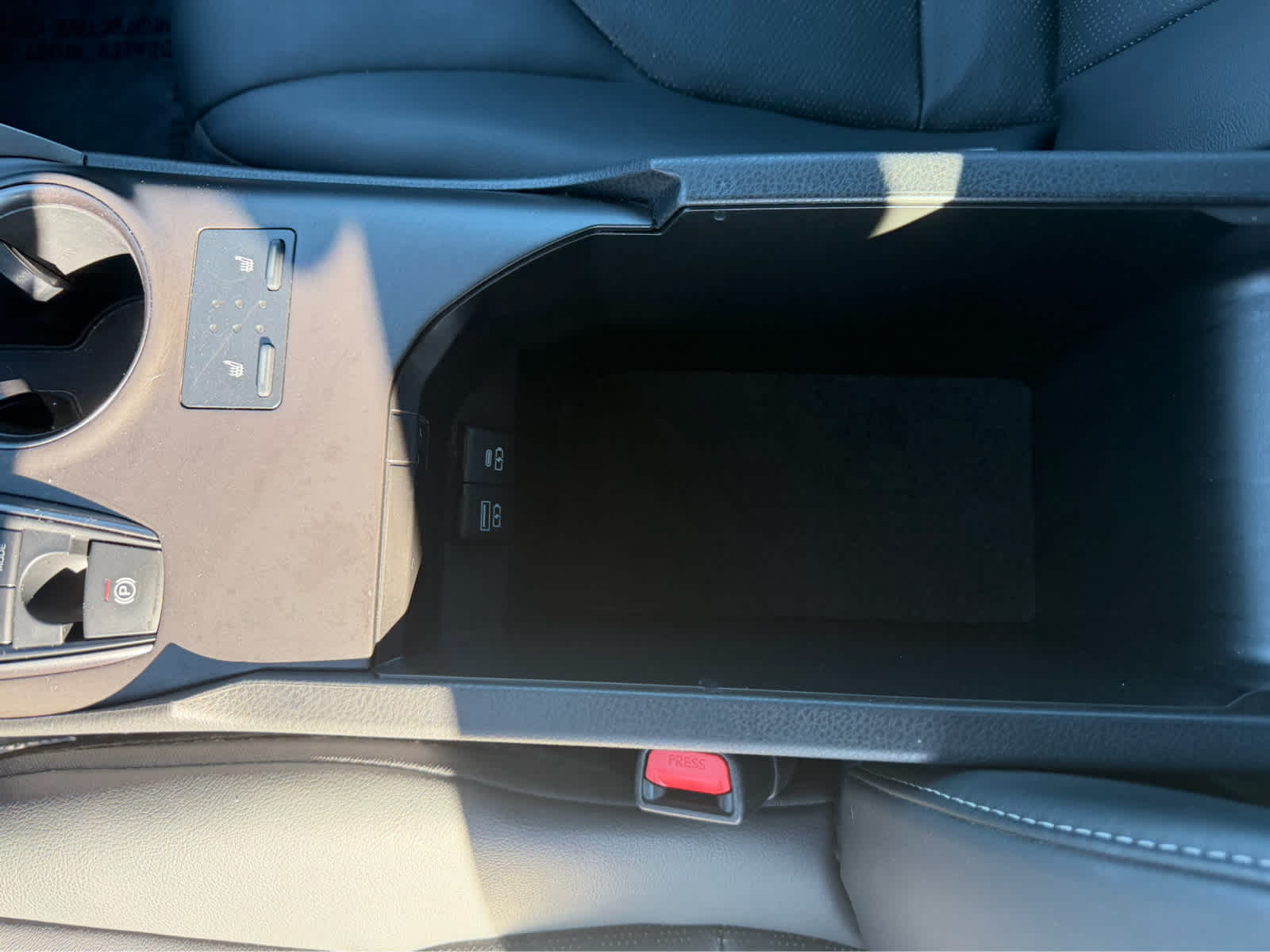 2022 Toyota Camry Hybrid XSE