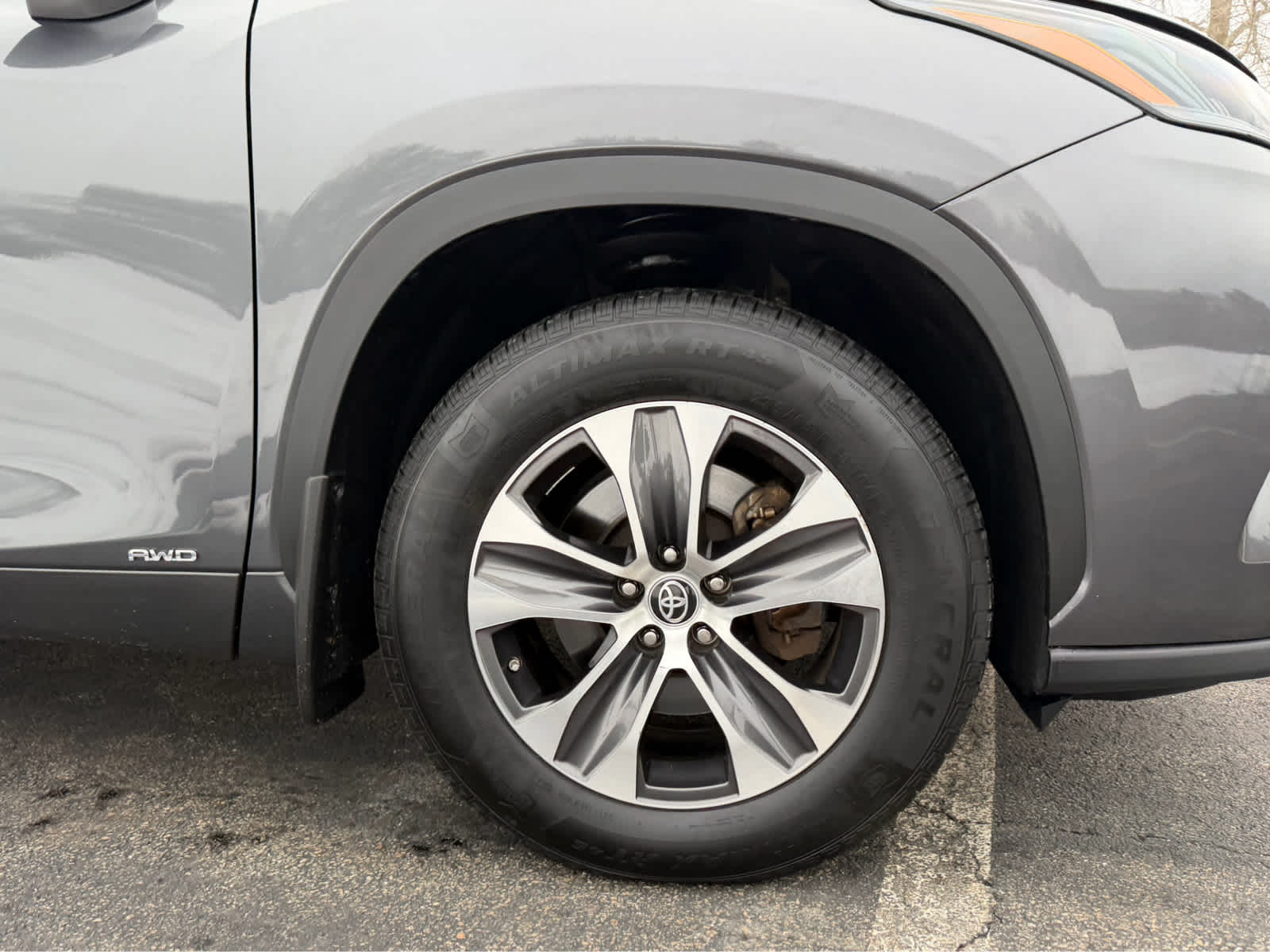 2023 Toyota Highlander Hybrid XLE