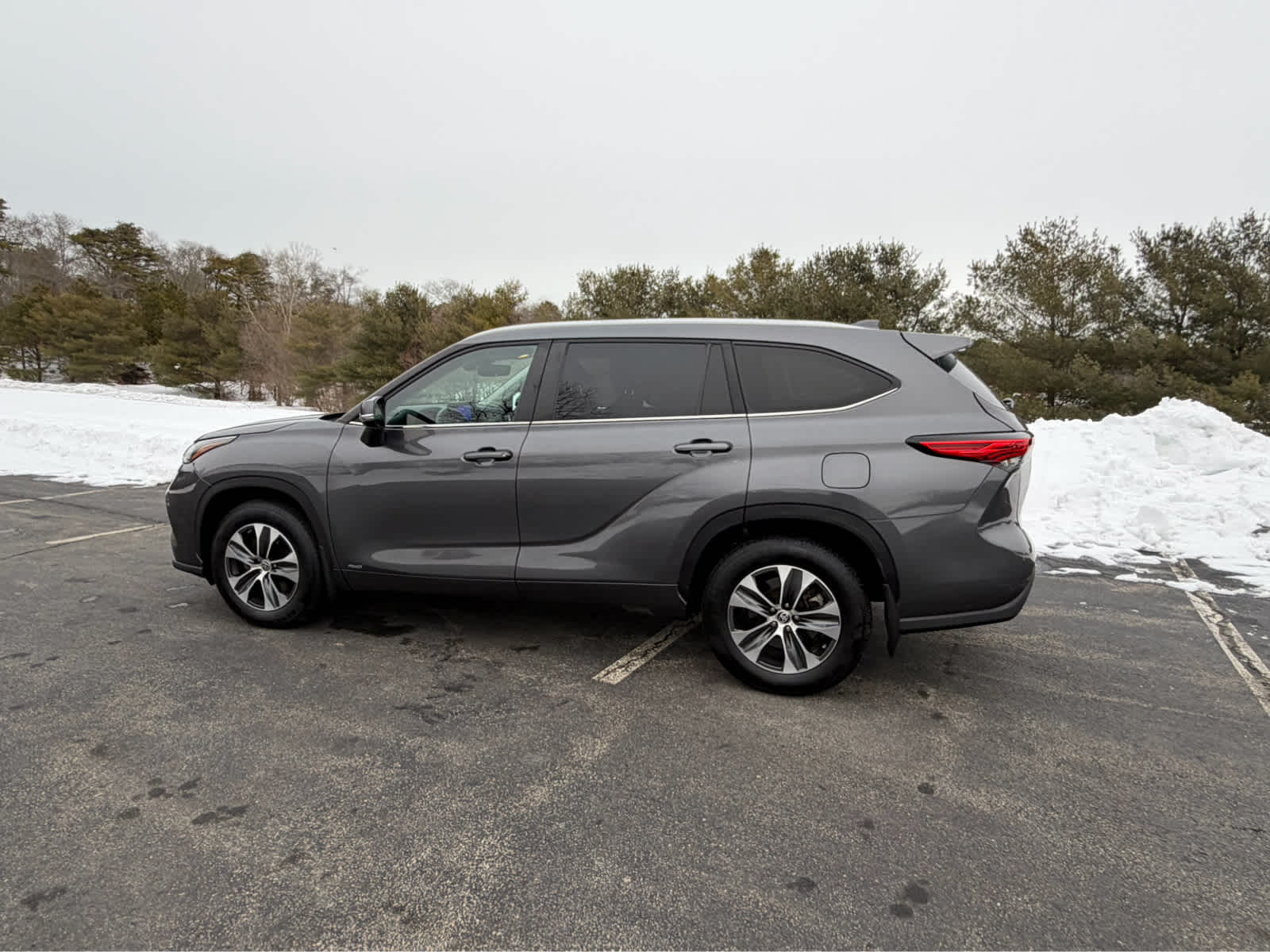 2023 Toyota Highlander Hybrid XLE