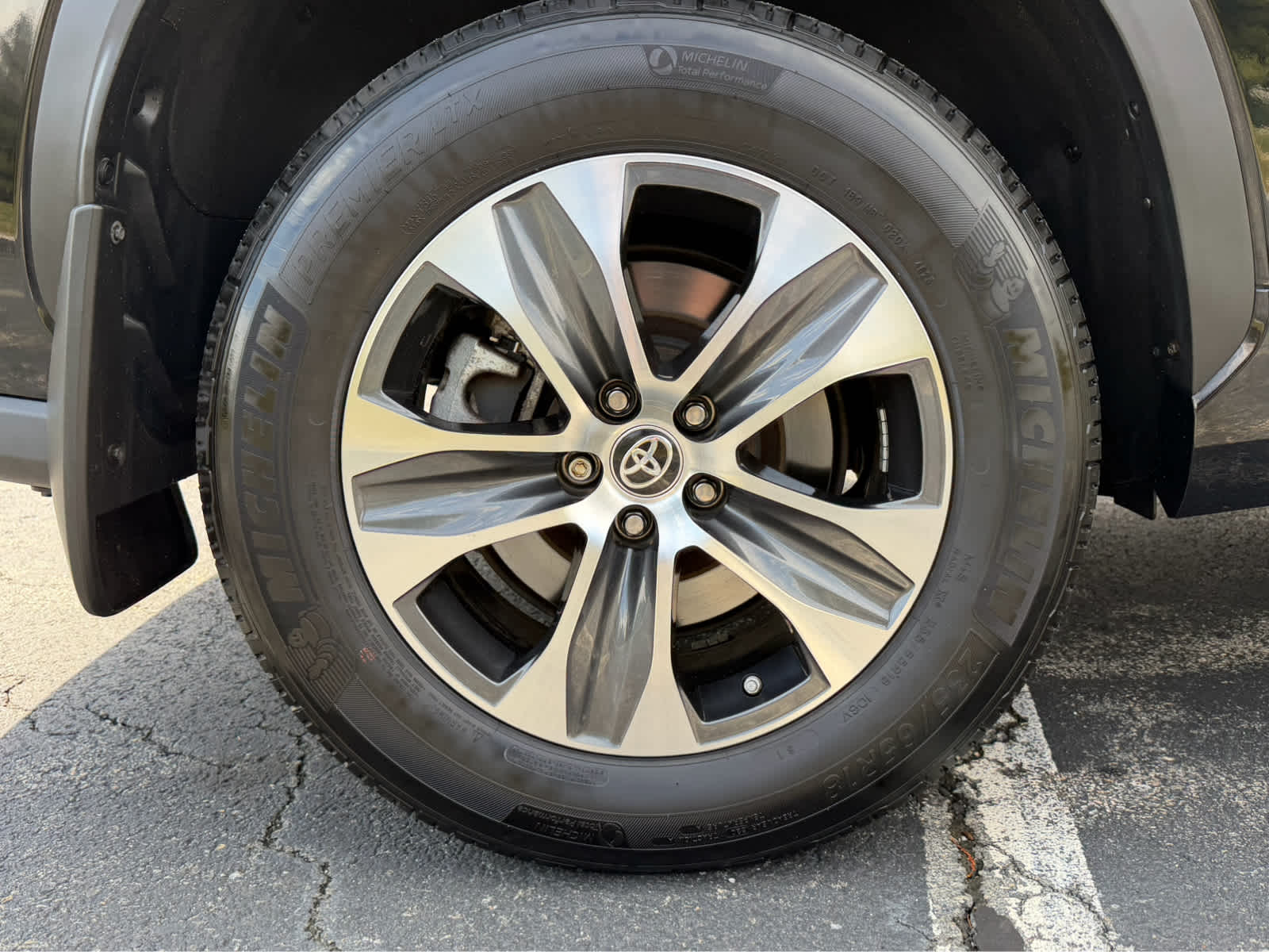 2024 Toyota Highlander XLE