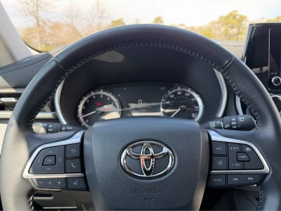 2024 Toyota Highlander XLE