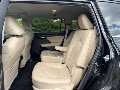 2025 Toyota Highlander XLE