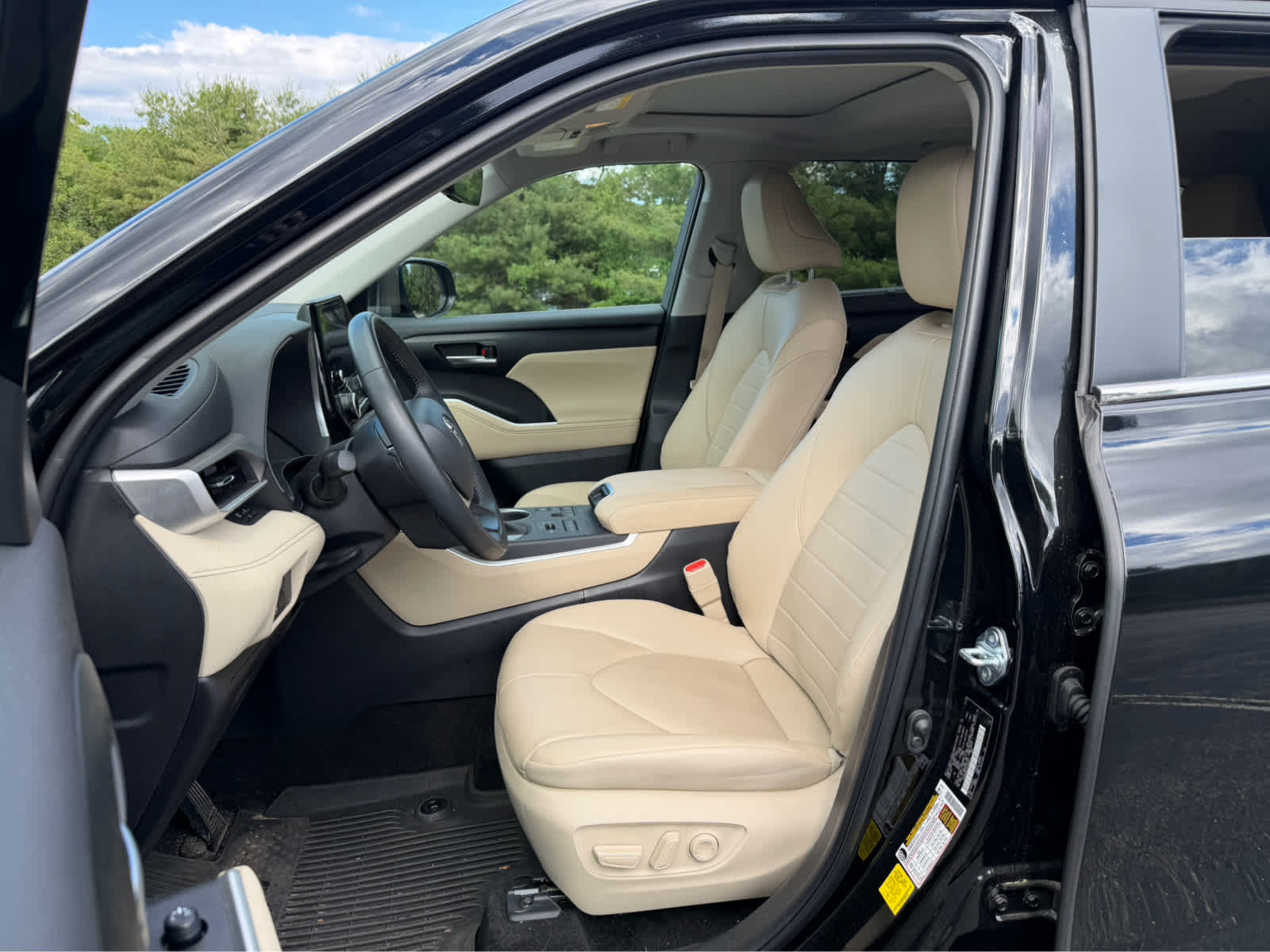 2025 Toyota Highlander XLE