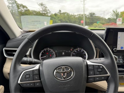 2025 Toyota Highlander XLE