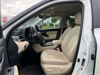 2025 Toyota Highlander XLE