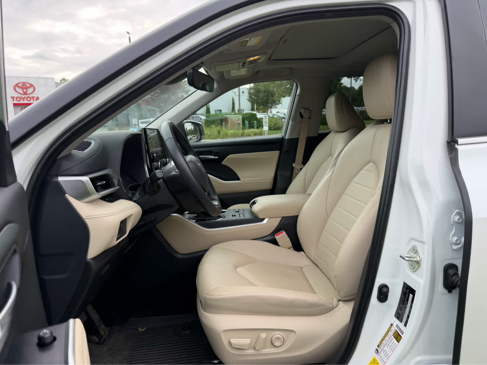 2025 Toyota Highlander XLE