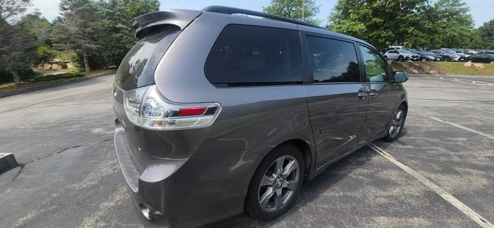2018 Toyota Sienna SE