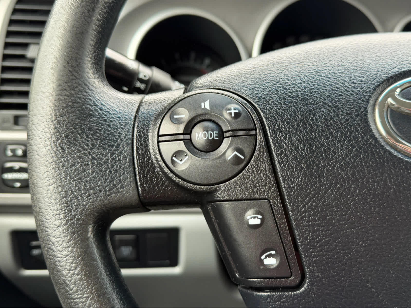 2011 Toyota Tundra Base