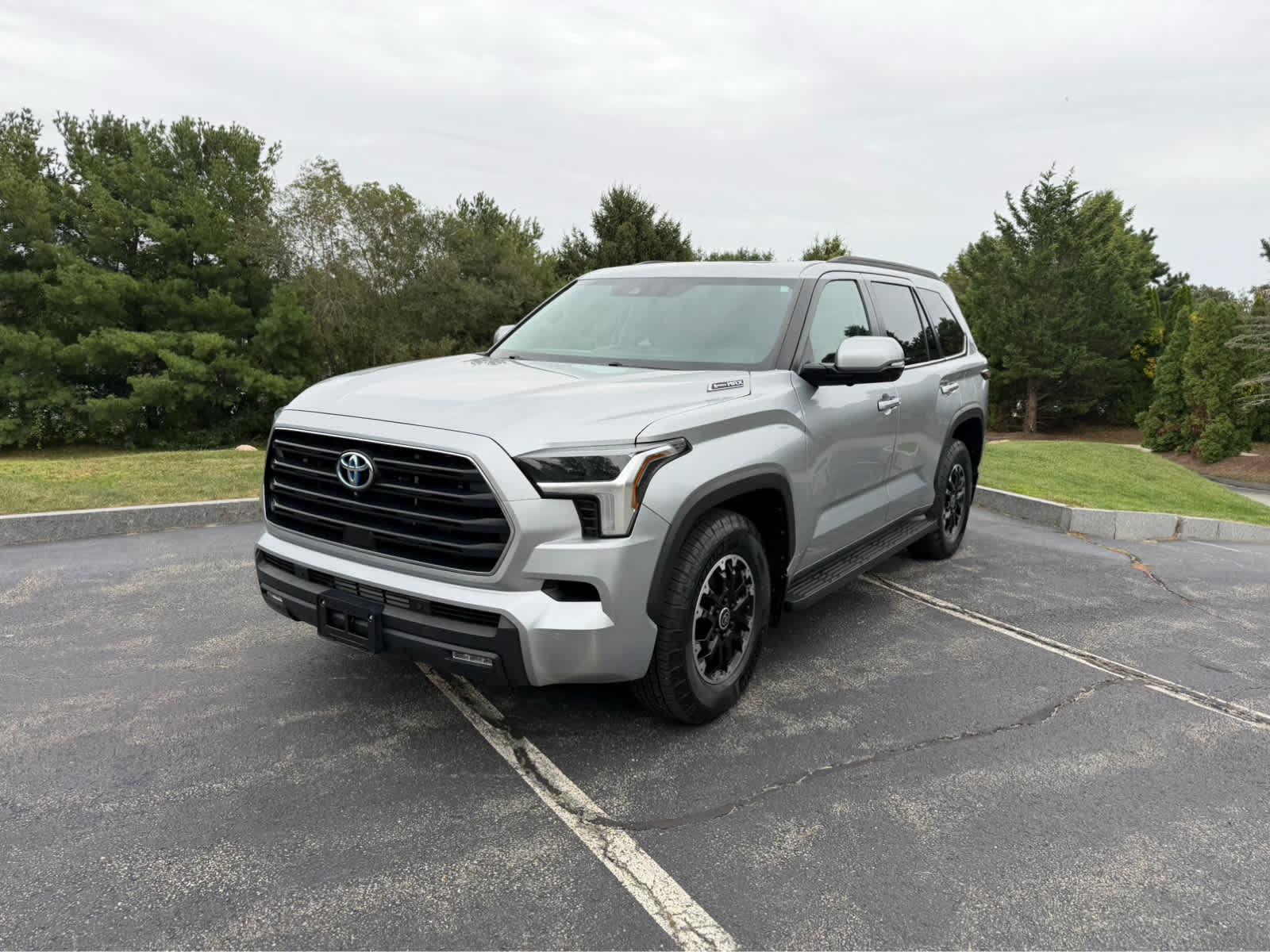 2024 Toyota Sequoia SR5