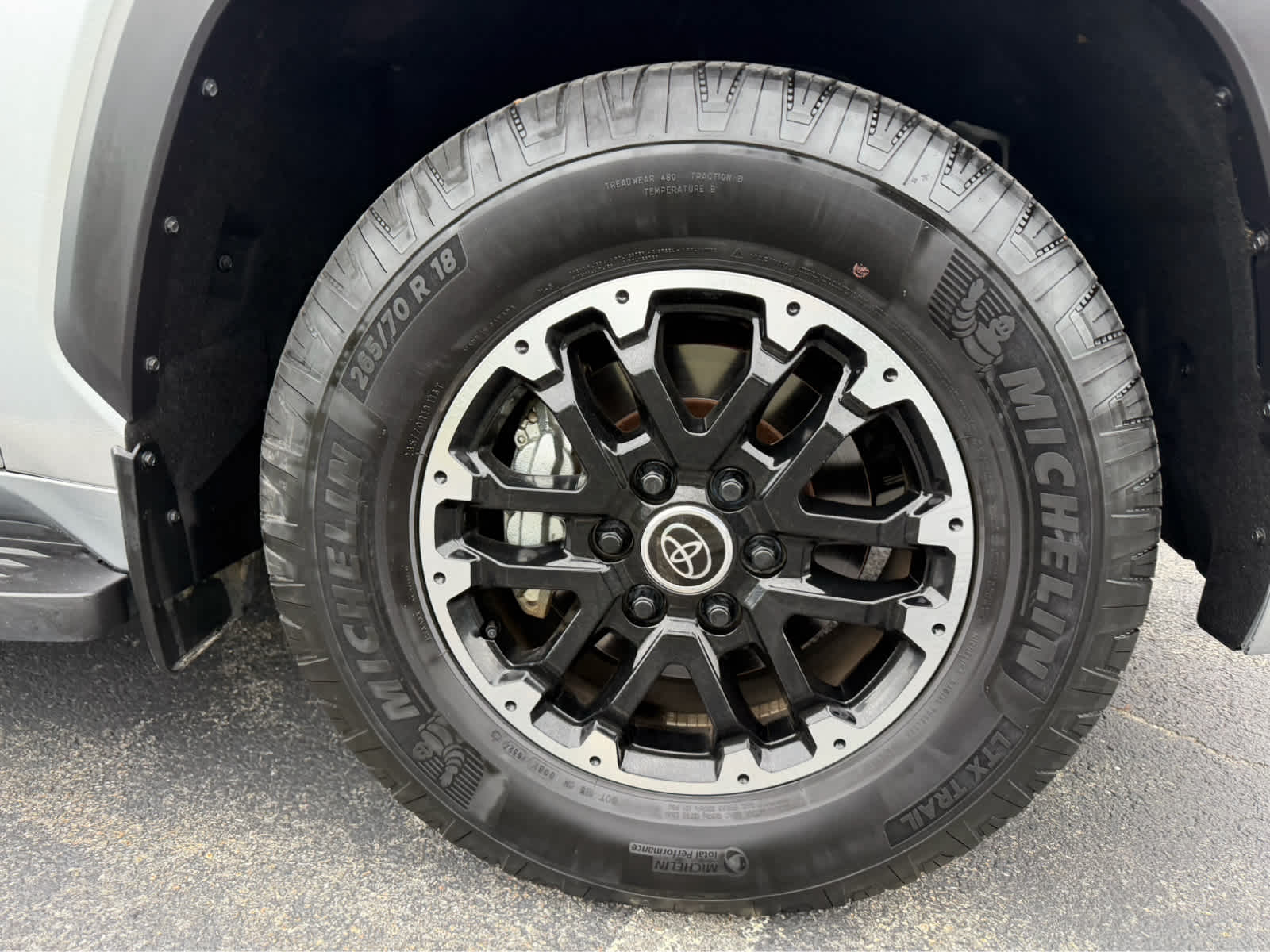 2024 Toyota Sequoia SR5