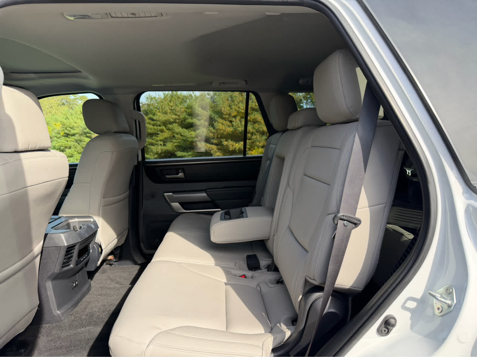 2024 Toyota Sequoia SR5