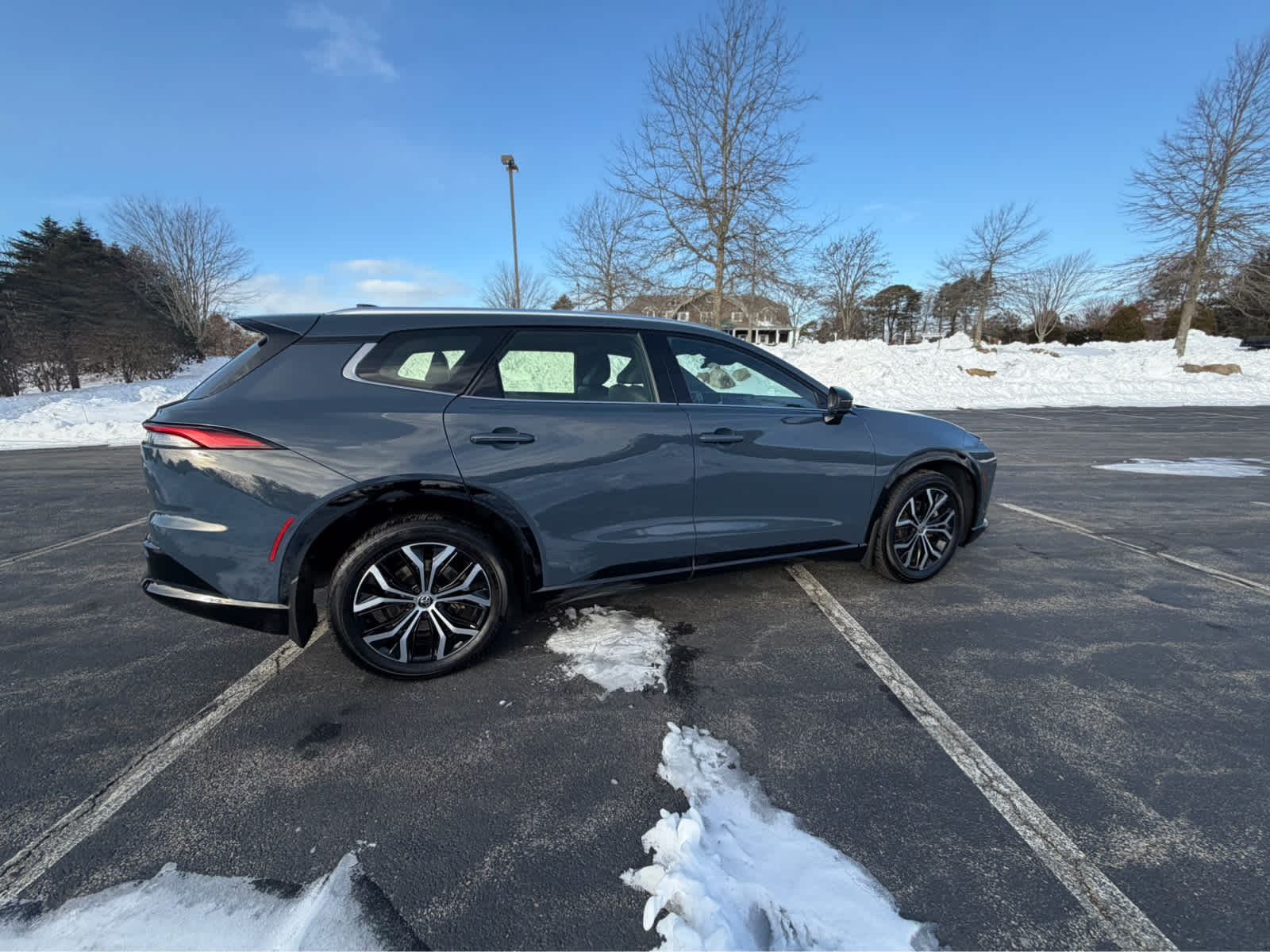 2025 Toyota Crown Signia XLE