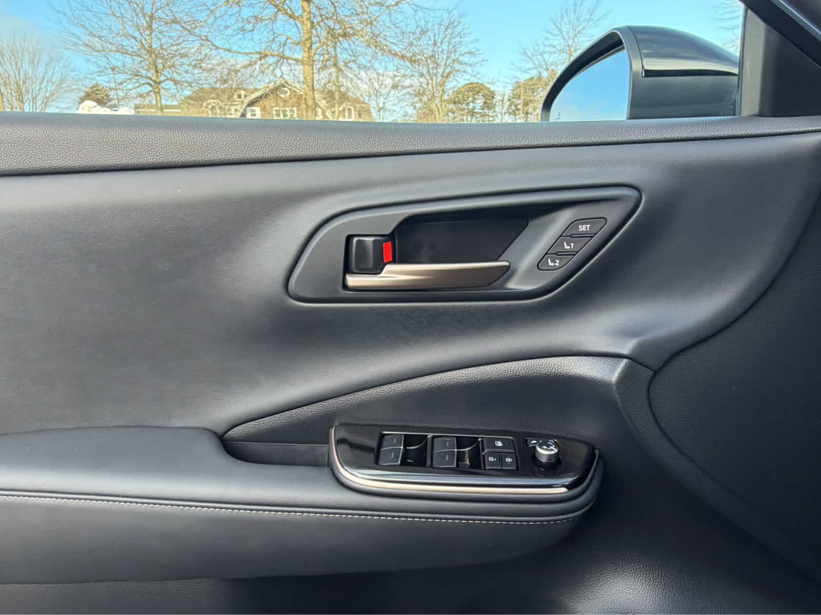 2025 Toyota Crown Signia XLE