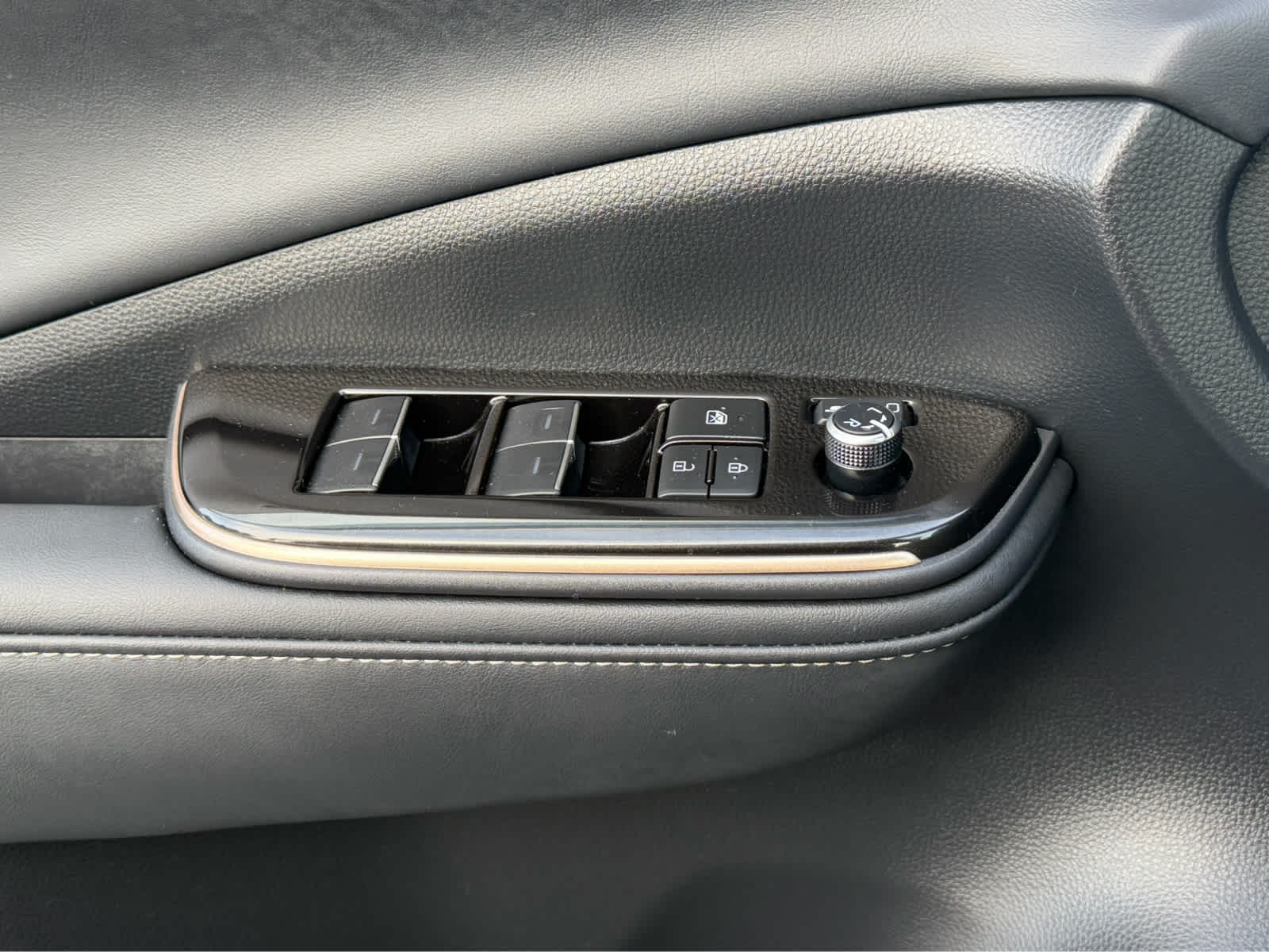 2025 Toyota Crown Signia XLE