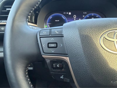 2025 Toyota Crown Signia XLE