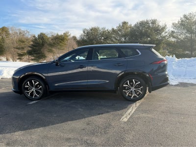 2025 Toyota Crown Signia XLE