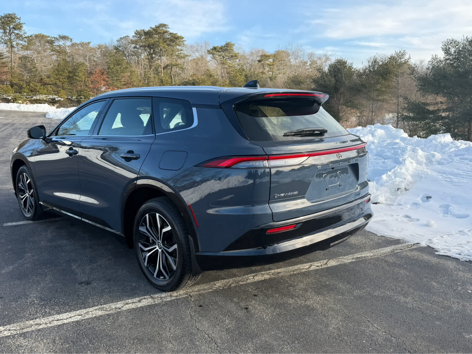 2025 Toyota Crown Signia XLE