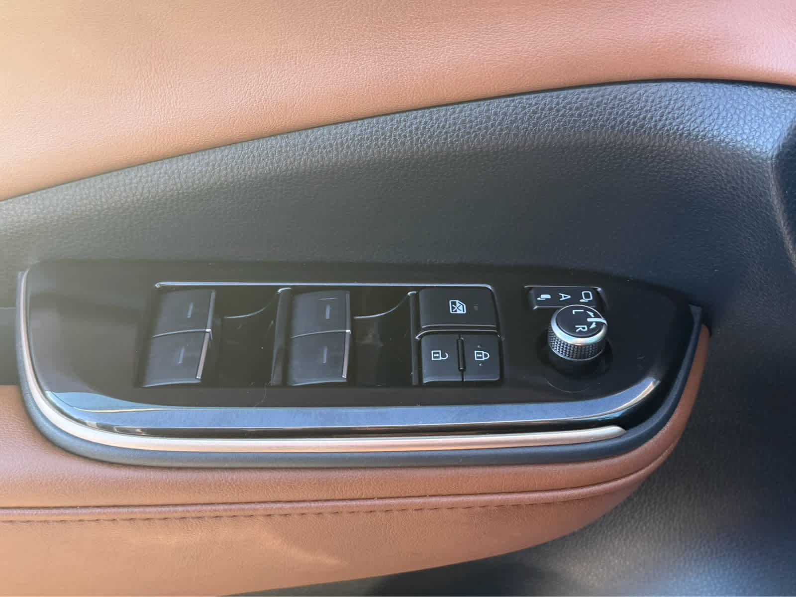 2025 Toyota Crown Signia XLE