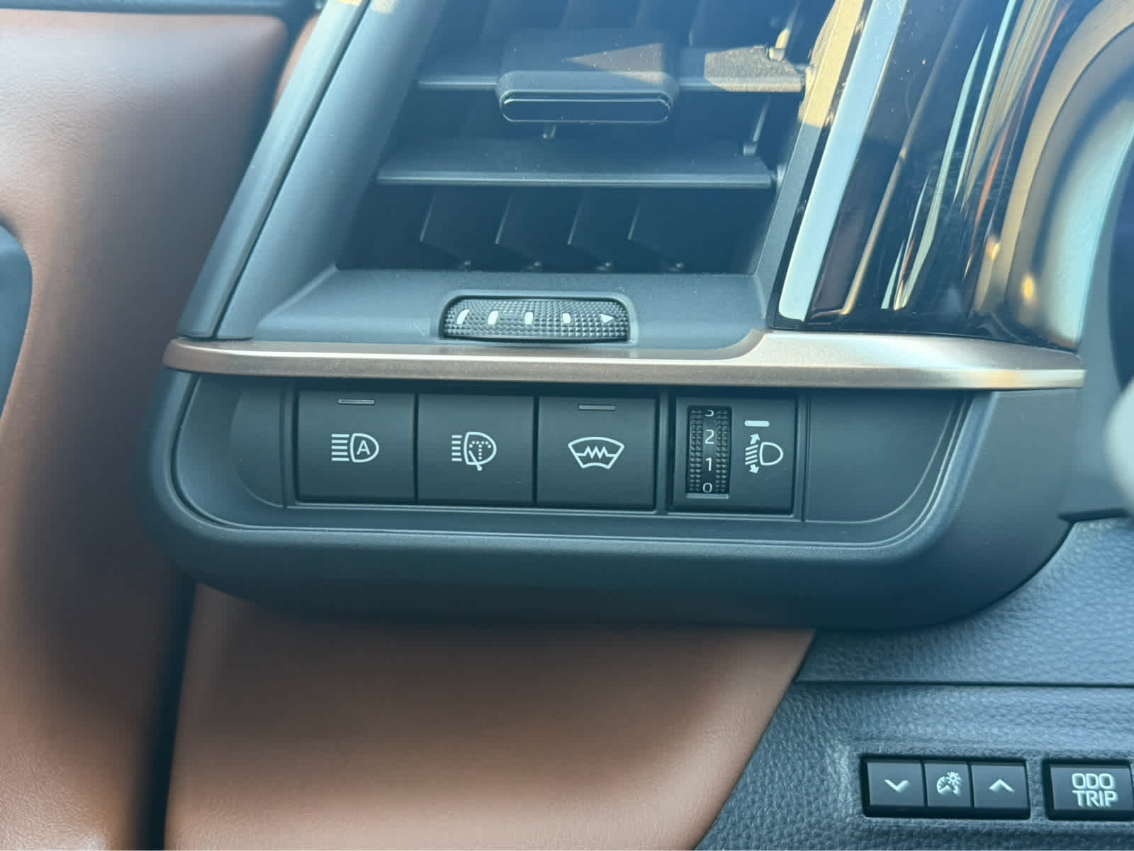 2025 Toyota Crown Signia XLE