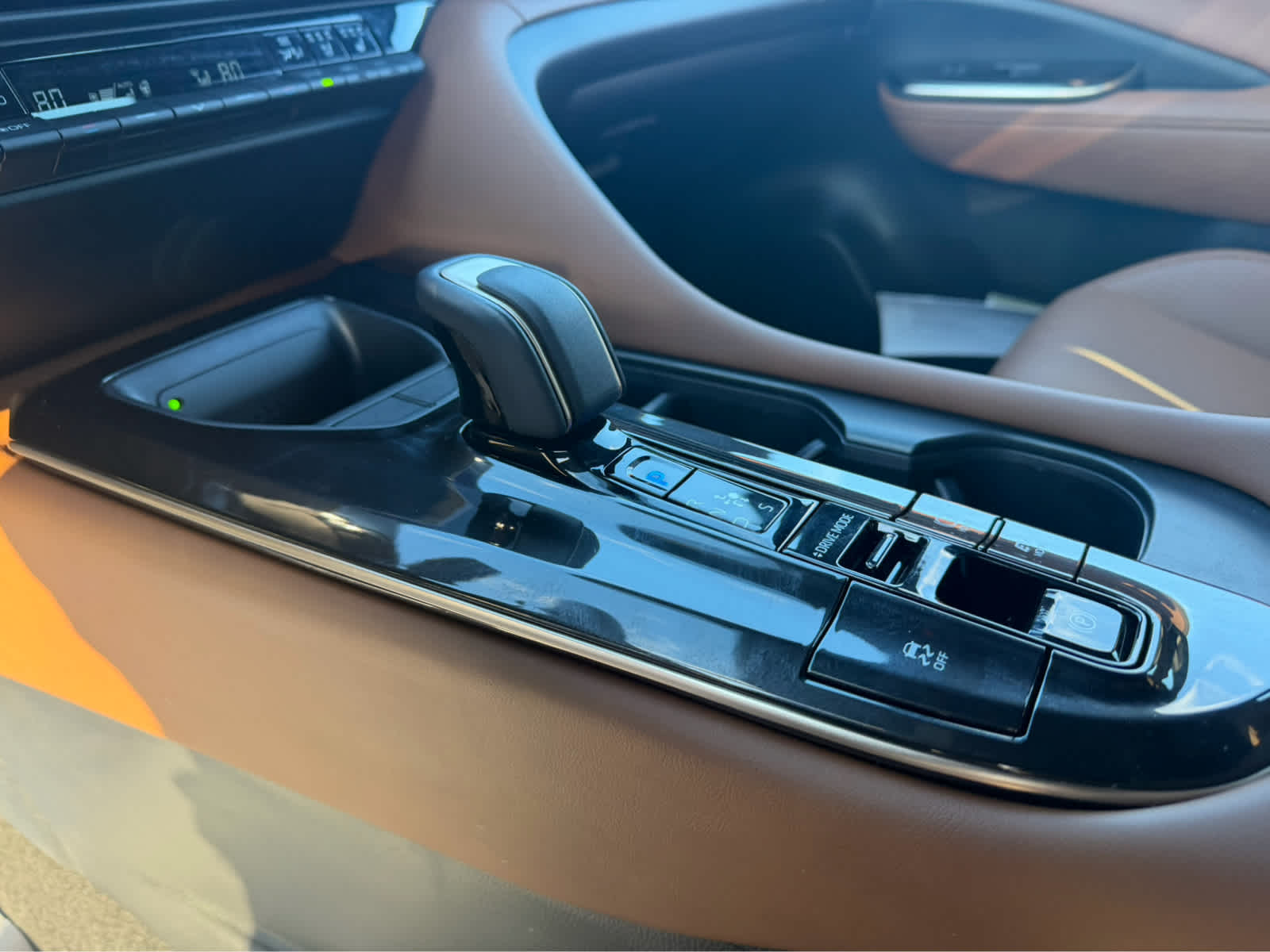 2025 Toyota Crown Signia XLE