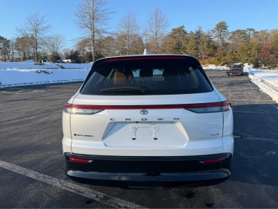 2025 Toyota Crown Signia XLE