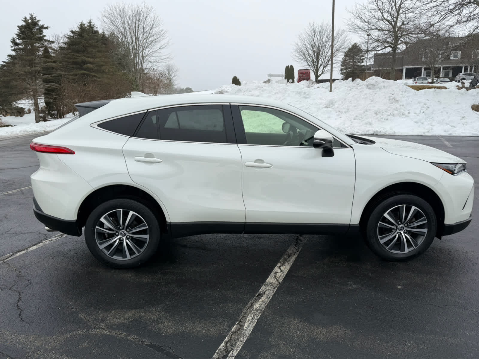 2022 Toyota Venza LE