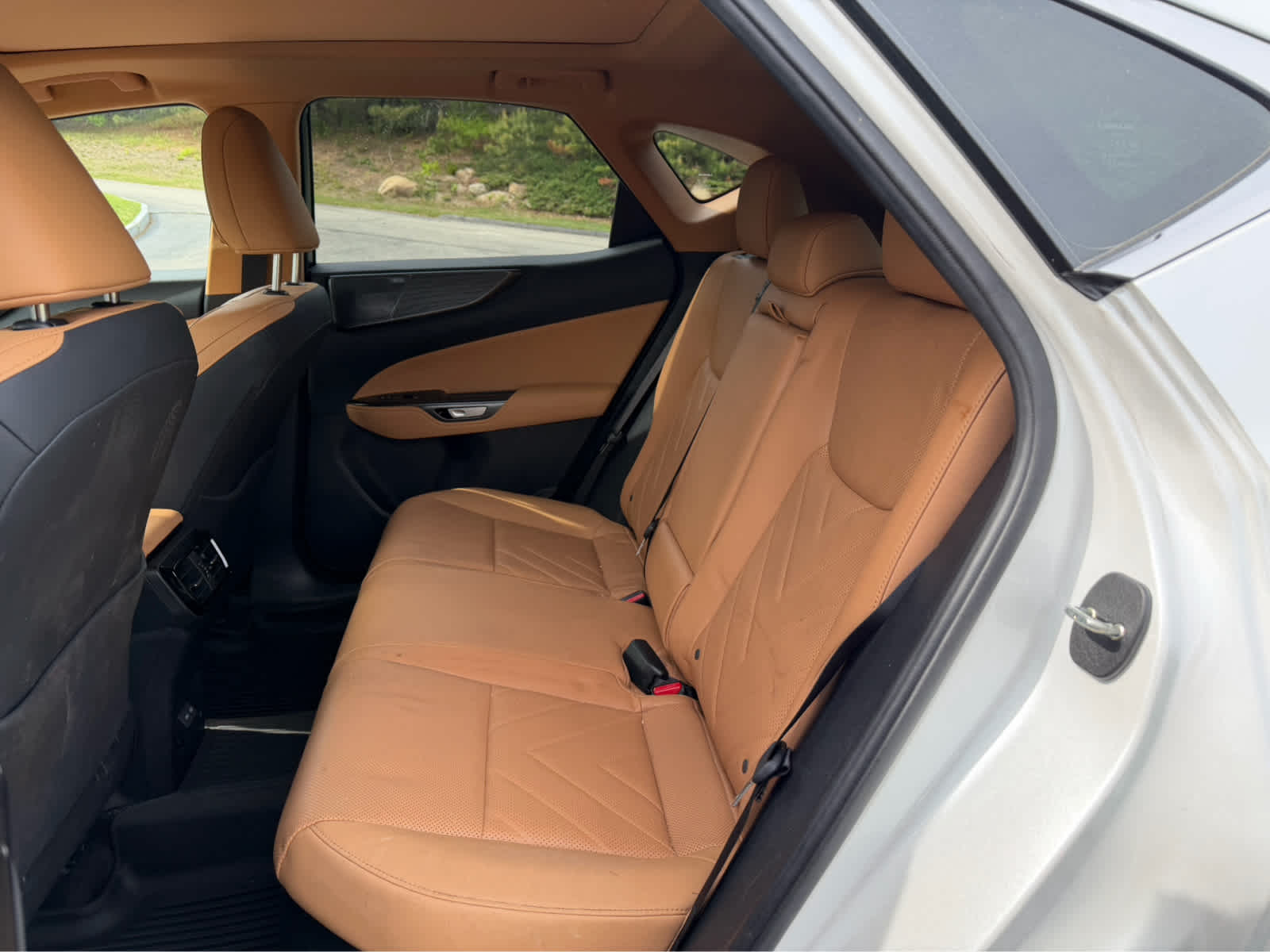 2025 Lexus NX 450h+ Luxury