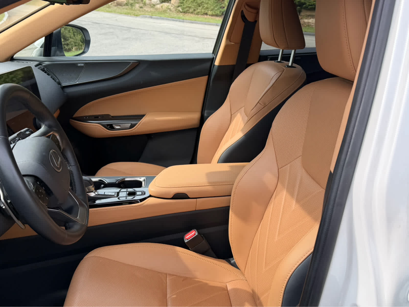 2025 Lexus NX 450h+ Luxury