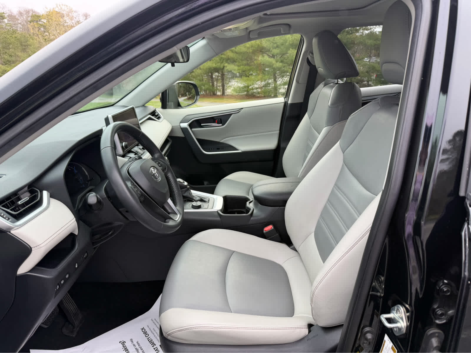 2023 Toyota RAV4 Hybrid XLE Premium